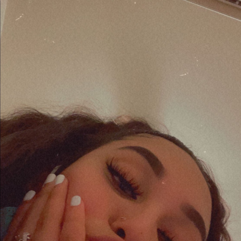 Meet your Posher, Alejandra